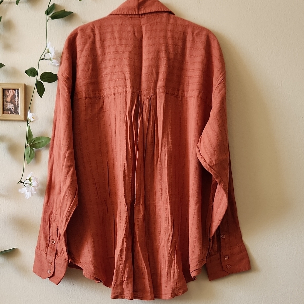 AE - NWOT Rust-Coral Perfect Button Up - L - Picture 4 of 4